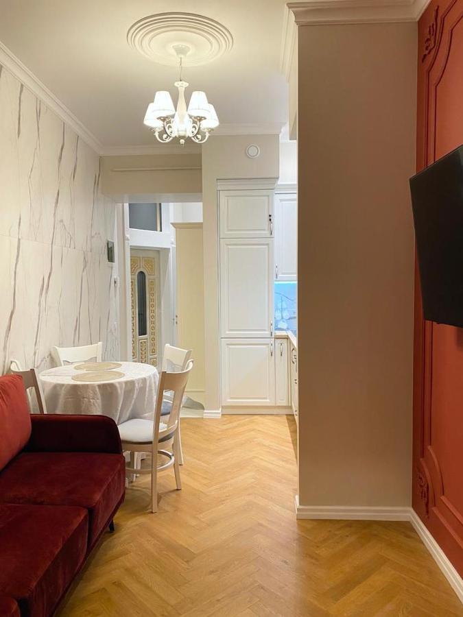 Grand De Luxe Residence Lviv Exteriör bild