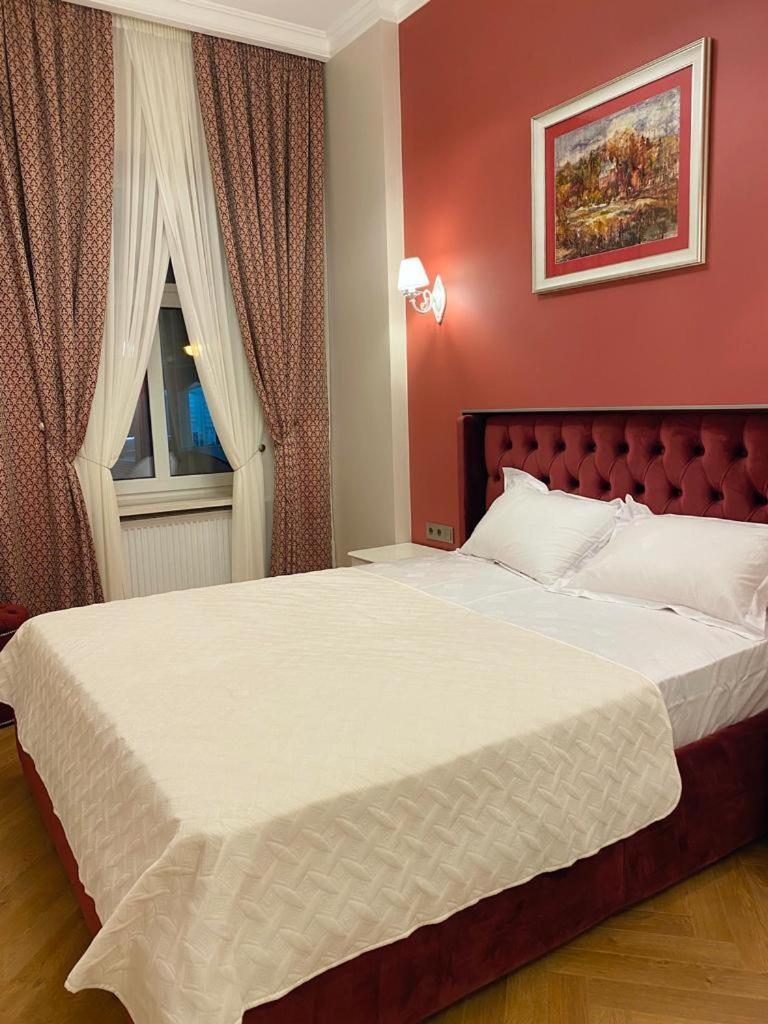 Grand De Luxe Residence Lviv Exteriör bild